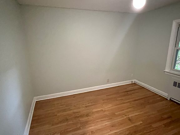 3rd image of 28 Crestmont Ave Floor 1