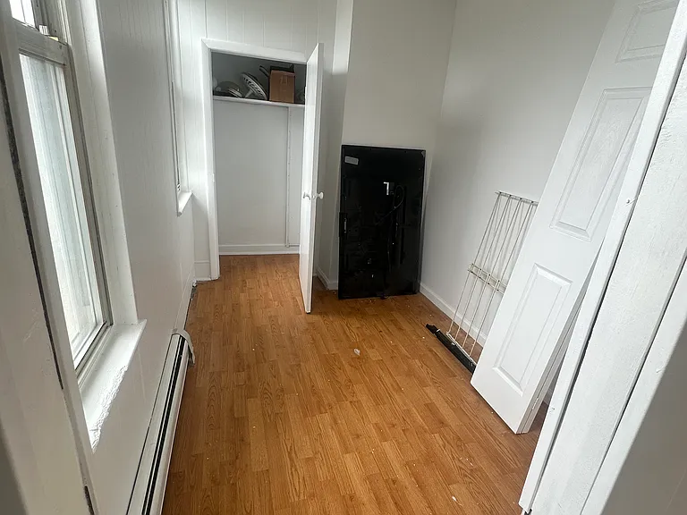 300 Kingsland Ave #2 — Photo 8
