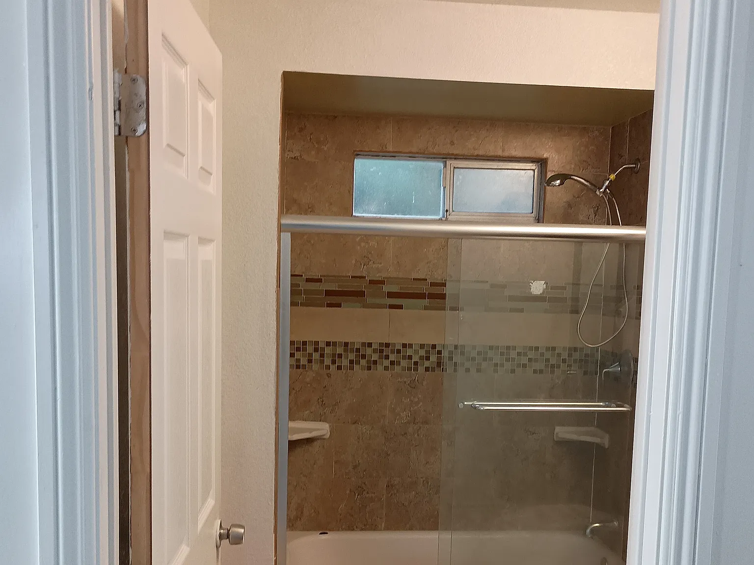8911 S Hobart Blvd — Photo 4