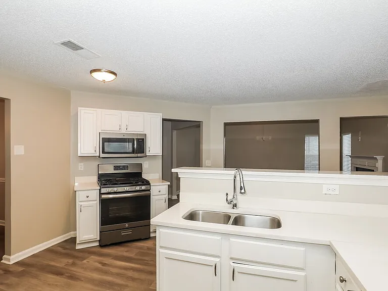 3948 English Valley Dr — Photo 7