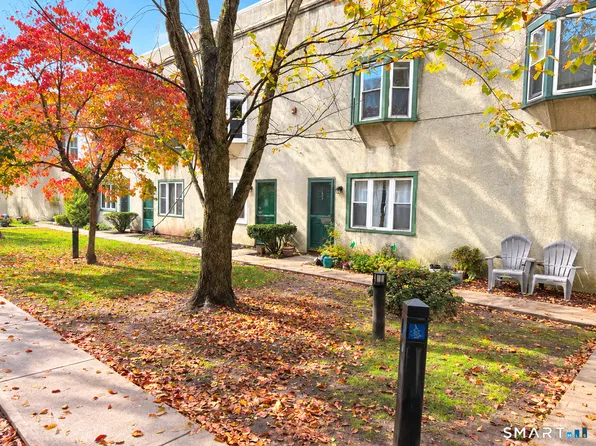 14 Judd Sq, Wallingford, CT 06492