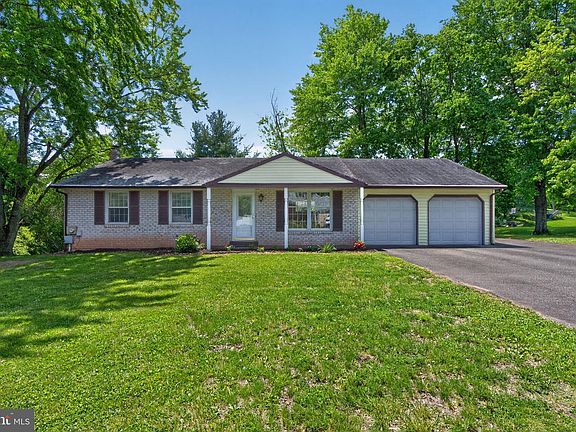 2nd image of 1155 Grandview Cir
