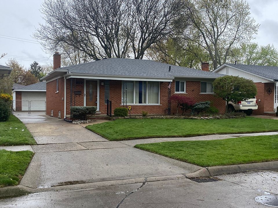 1st image of 1372 Beaupre Ave