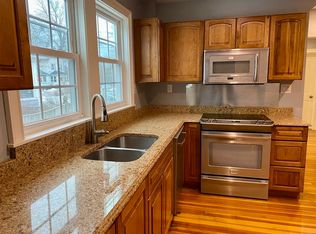 12 Randlett St, Quincy, MA 02170