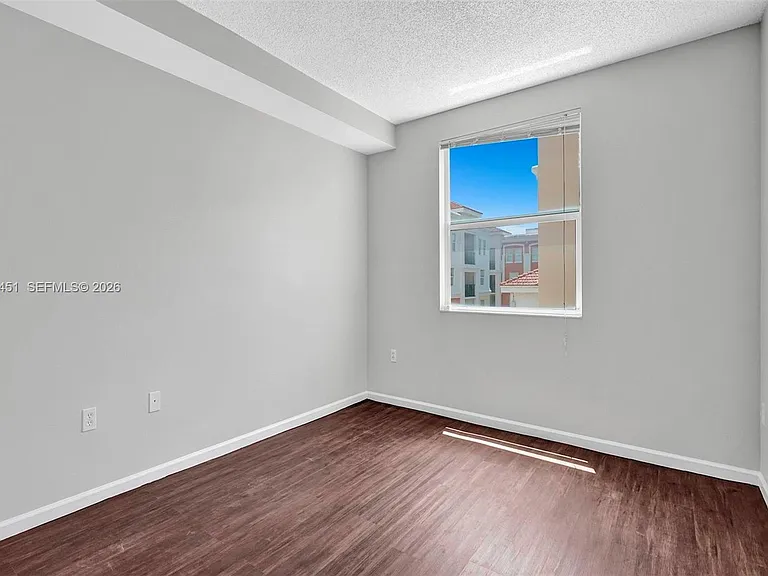 17150 N Bay Rd #2802 — Photo 25