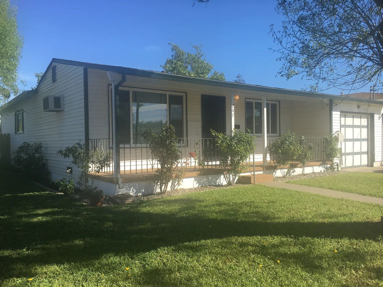 207 Mildred Ave photo 1