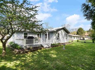 8226 Carson Ave, Charlevoix, MI 49720