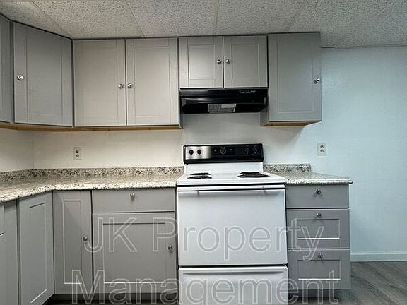 4th image of 1122 1st Ave SW #12