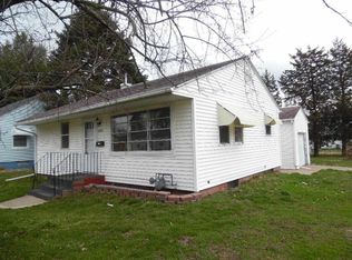 2335 Dunham St, Clinton, IA 52732