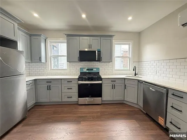 144 S Main St #1 — Photo 8