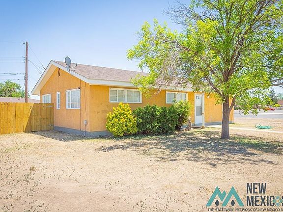 3rd image of 1617 Mesa Dr