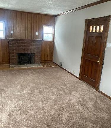 3rd image of 1715 Lexington Ave