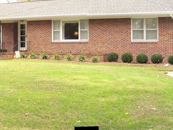 1st image of 415 Robin Rd