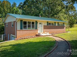 111 Baxter St, Morganton, NC 28655