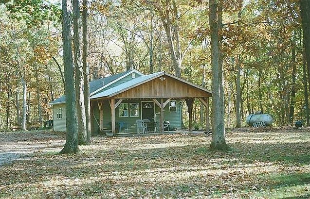 1st image of 16081 Carlinville Lake Rd