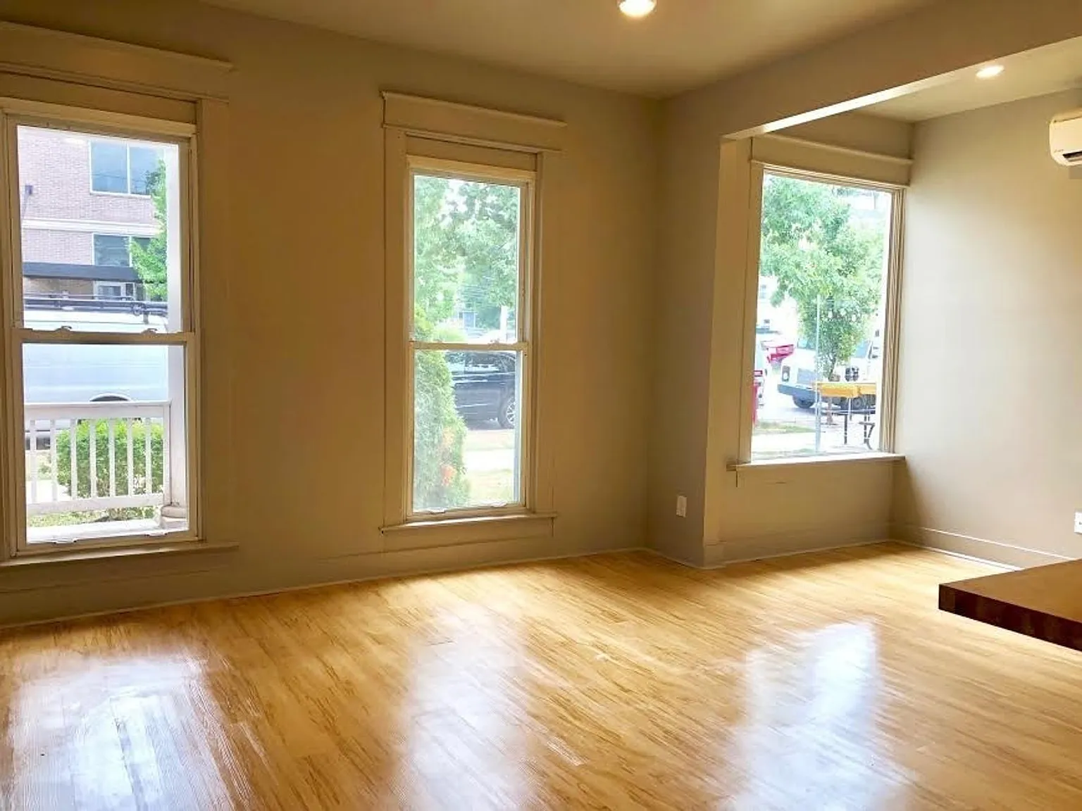 425 North Walnut Street — Photo 2