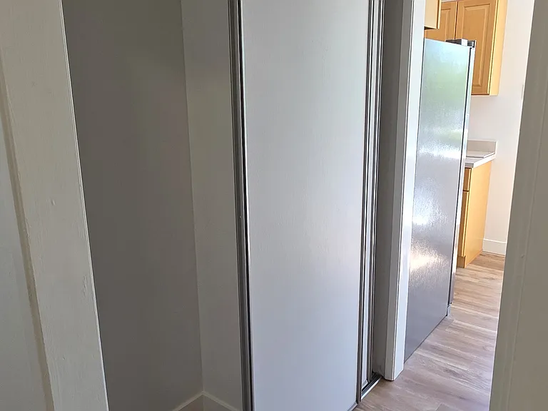 1049 Shell Blvd #8 — Photo 9