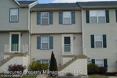 1st image of 104 Mews Ct