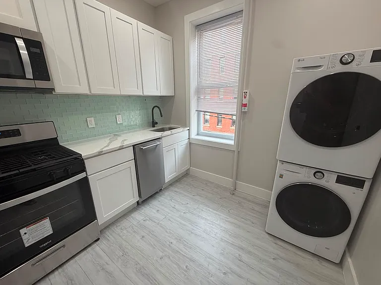 401-05 53rd St #12AA — Photo 2