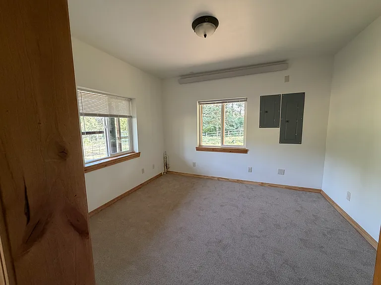 14695 Spring Hill Rd — Photo 21