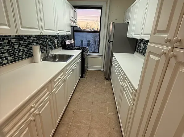 31-33 32nd Street image 1 of 4