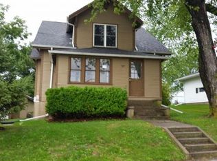 517 S 3rd St, Lomira, WI 53048
