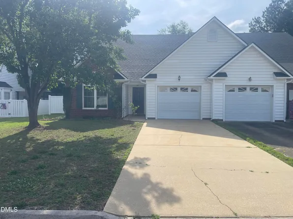 109 Fairwoods Ct, Dunn, NC 28334