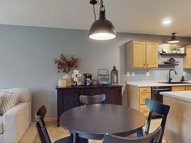 3057 Venice Ln NW — Photo 15