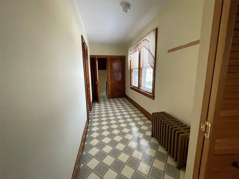 204 Rogers Ave N — Photo 13