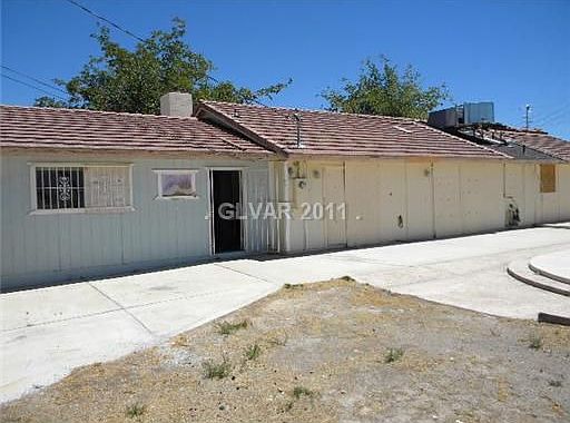 2nd image of 5111 Palm St