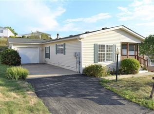 864 Wild Violet Dr, Pittsburgh, PA 15239