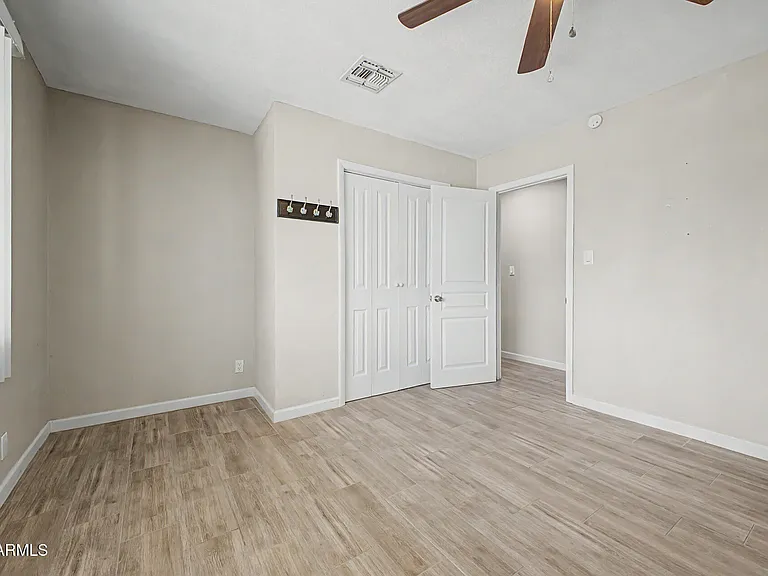 950 E Lilac Dr — Photo 21