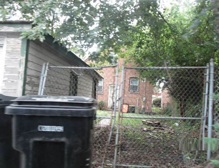2nd image of 11426 S Emerald Ave