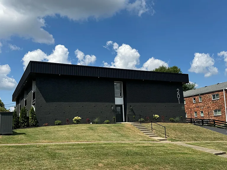 209 Lakeshore Dr — Photo 12