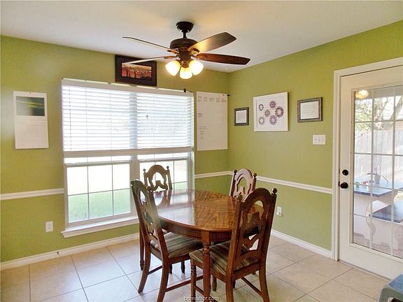 5th image of 711 Aster Dr