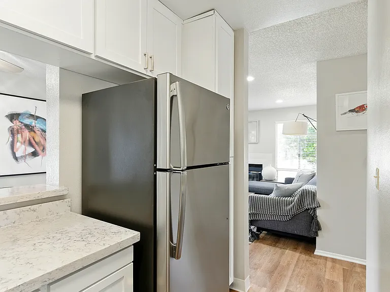 The Grove Luxury Apartments — Photo 11