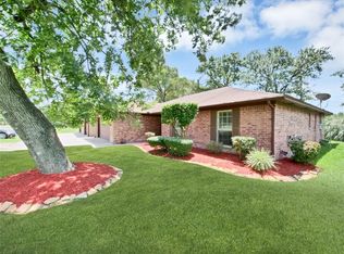 727 Cindy Ln, Cove, TX 77523