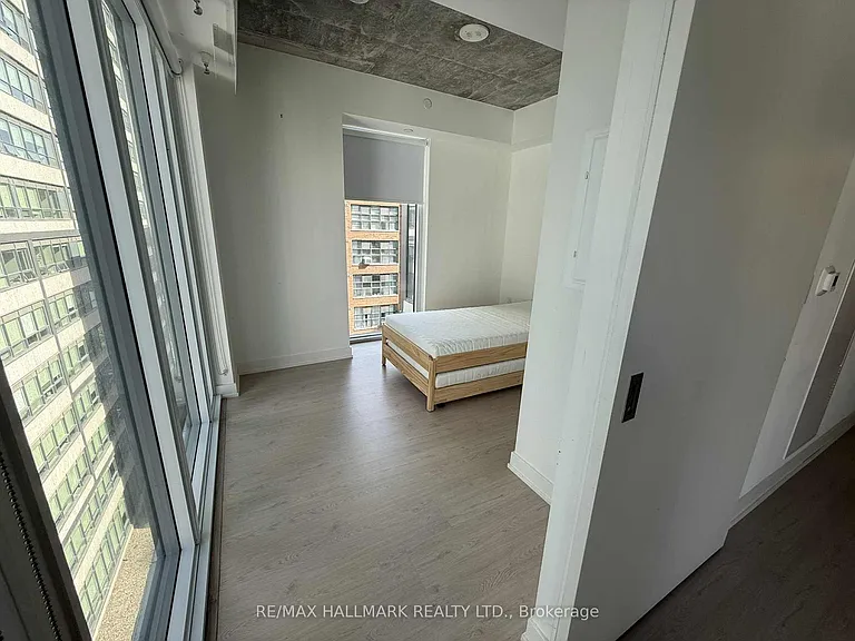 65 Mutual St #908 — Photo 10