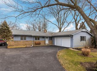 1N253 Bloomingdale Rd, Carol Stream, IL 60188