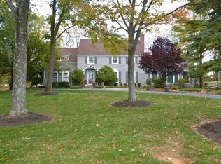8 Woodedge Rd, Lebanon, NJ 08833
