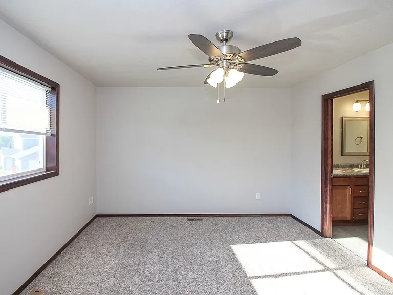 110 Tanner Ct — Photo 19