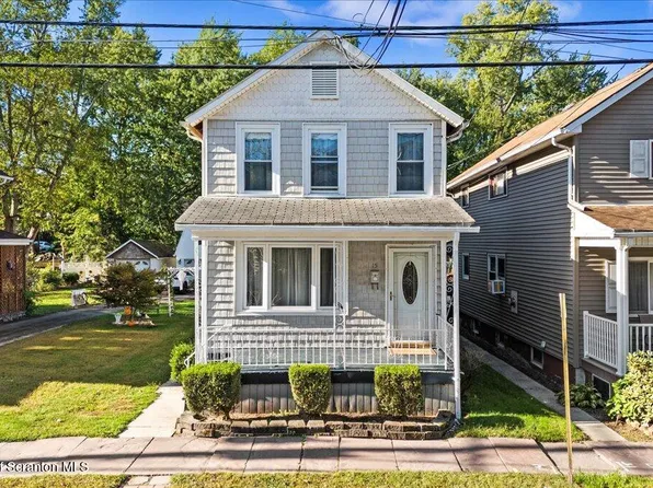 15 Manhattan St, Ashley, PA 18706