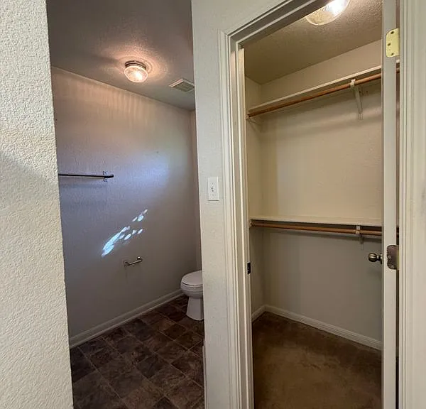 715 Lakeview Dr — Photo 21
