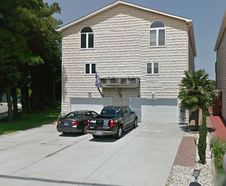 Unit for Rent is on the Right