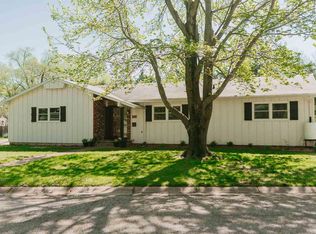 306 West St, Halstead, KS 67056
