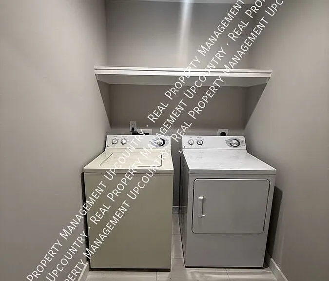 499 Textile Rd — Photo 18
