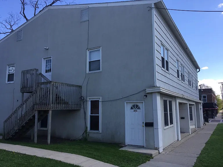 400 Perrin St — Photo 9