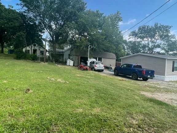 2nd image of 817 N Harley Ave