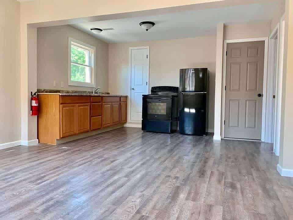 1st image of 415 1/2 N Market St #D
