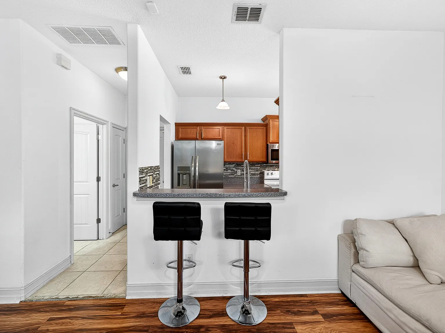 3 bed, 2.5 bath, 1410 sqft, $3,995 — Photo 4